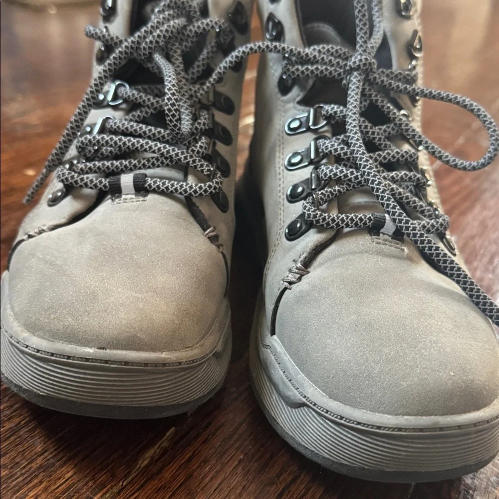 N/A stylish gray